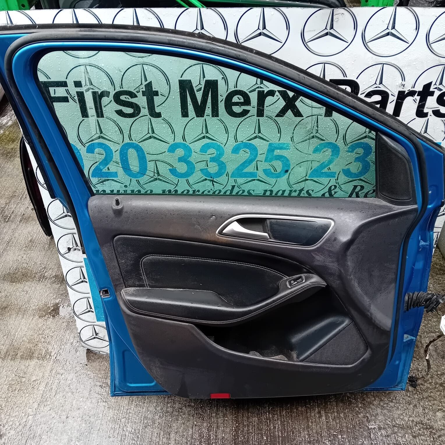 MERCEDES BENZ B-CLASS  W246  PASSENGER SIDE FRONT DOOR ( NEAR SIDE FRONT )