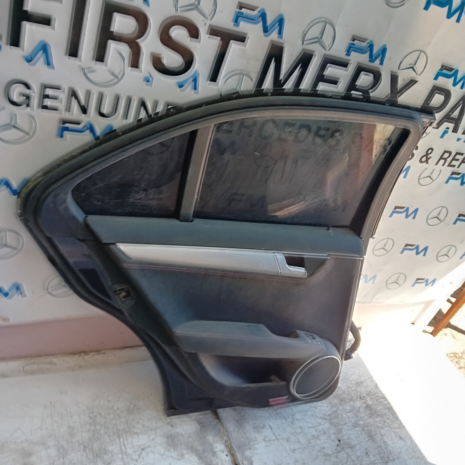 MERCEDES C-CLASS W204 SLN PASSENGER REAR DOOR NSR BLUE 2008-14 COMPLETE FMD462