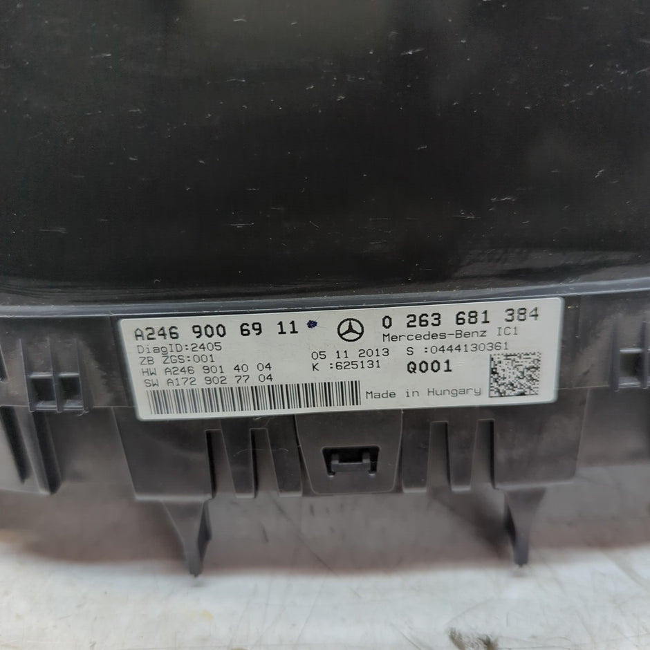 MERCEDES B-CLASS W246 SPEEDOMETER INSTRUMENT CLUSTER BLACK A2469006911 FM001357