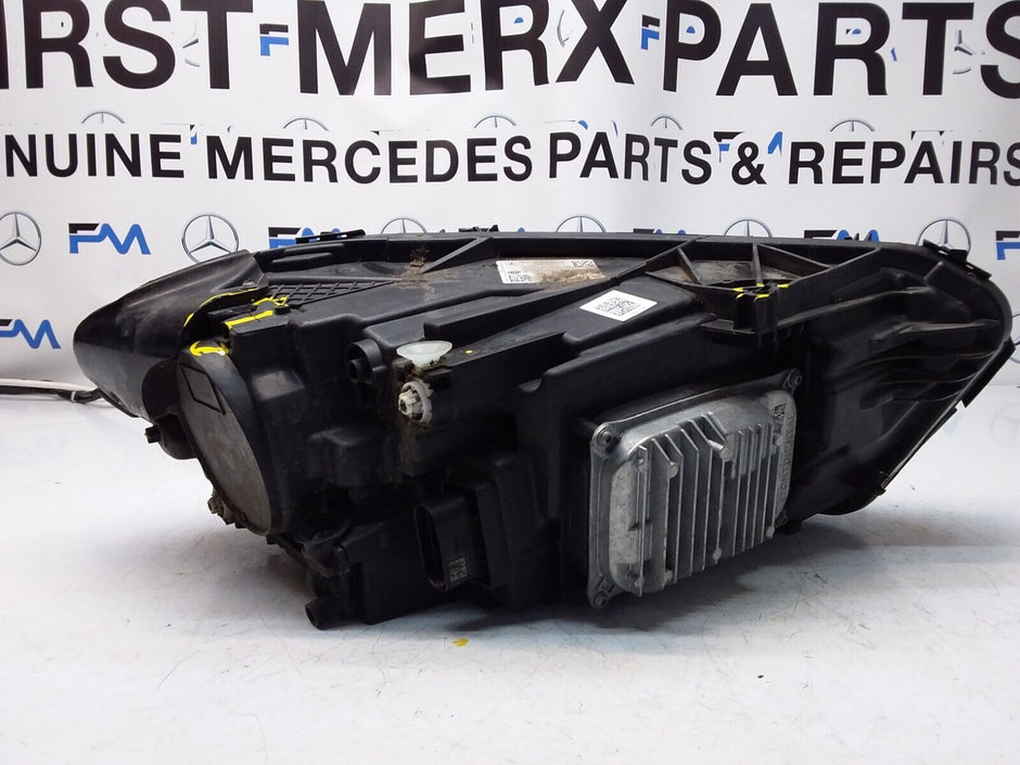 2016 MERCEDES A-CLASS W177 HEADLIGHT PASSENGER NS A1779064903 FMH142 (Damaged)