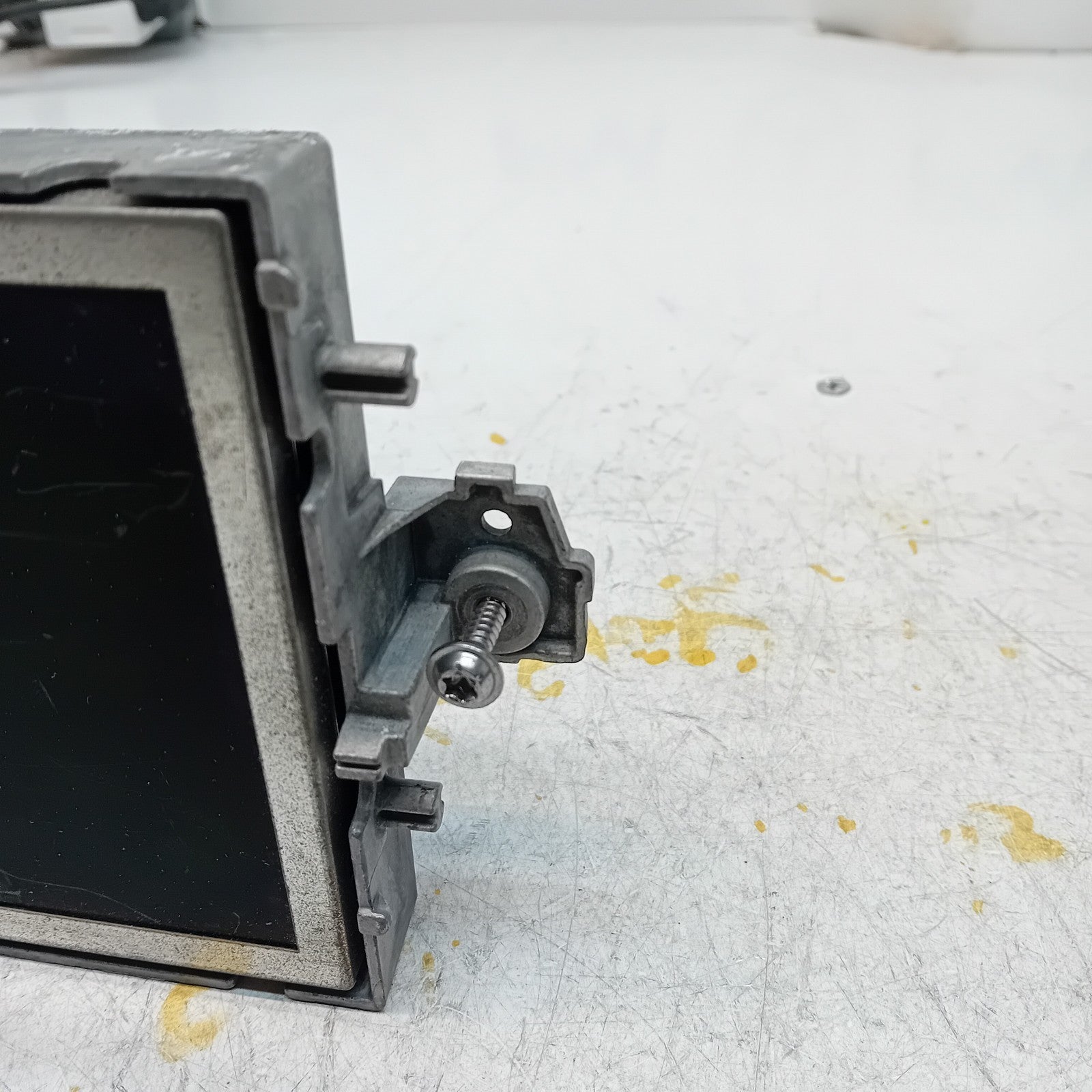 MERCEDES BENZ E-CLASS W212 SAT NAV DISPLAY SCREEN A2129000829 FM001209