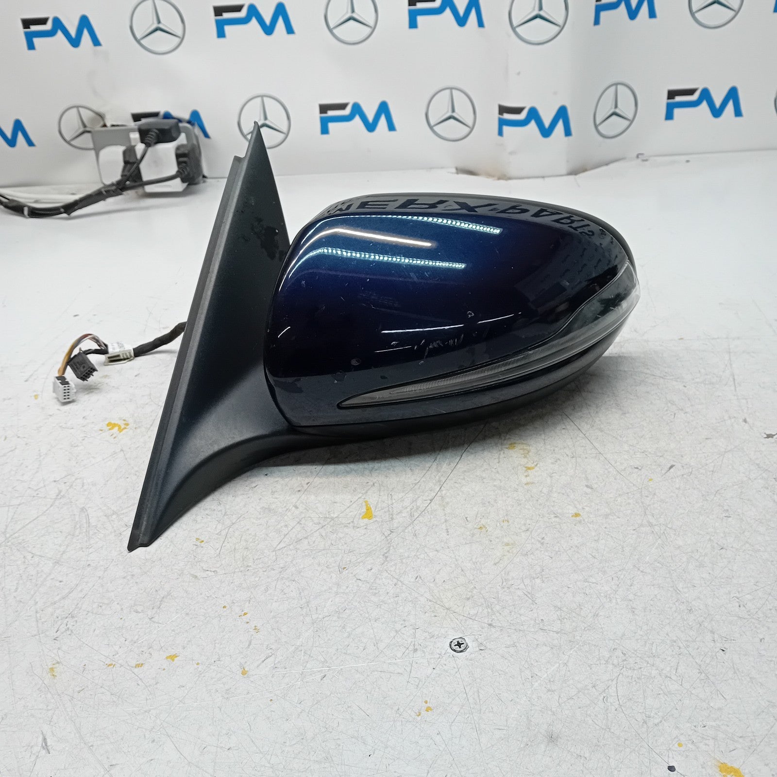 MERCEDES C-CLASS  W205 PASSENGER SIDE WING MIRROR A2058104702 BLUE FMM36