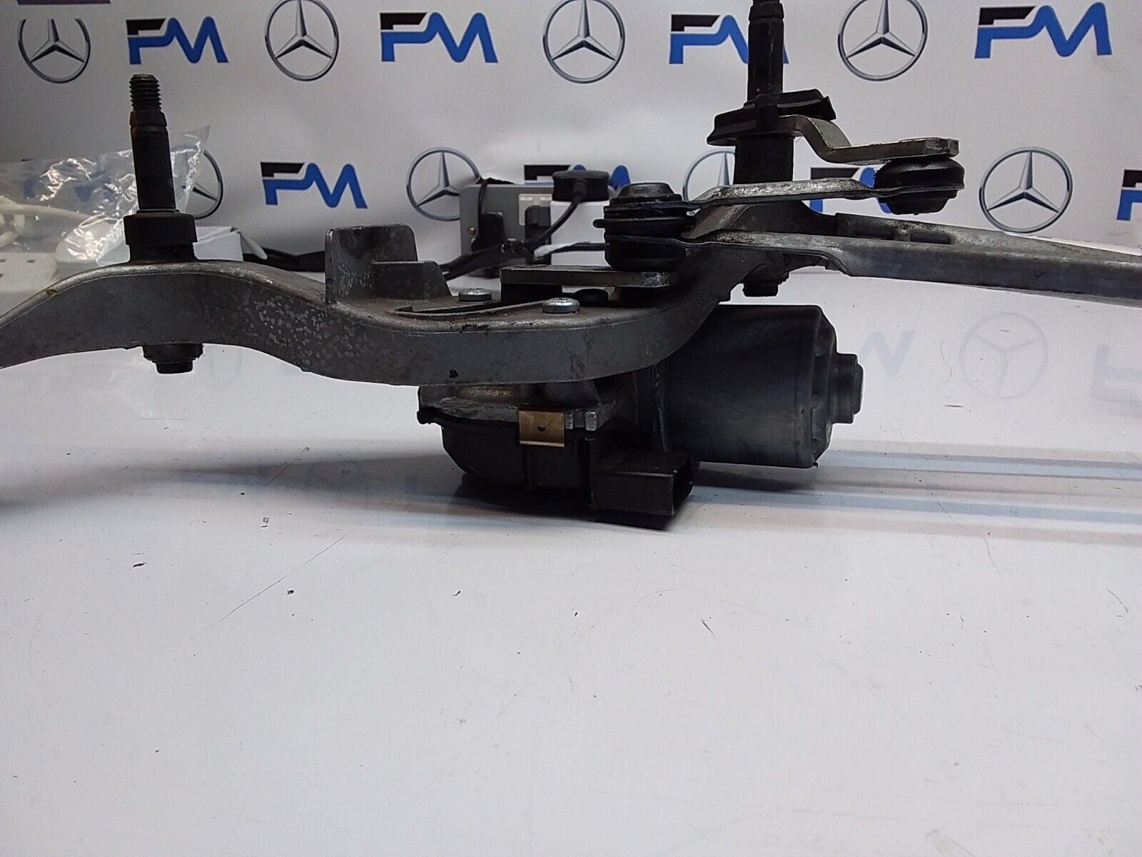 MERCEDES E-CLASS 2016 W213 A2138200740 FRONT WIPER MOTOR  FM00183