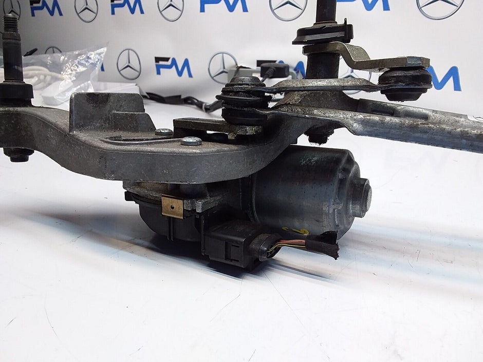 MERCEDES E-CLASS 2016 W213 A2138200740 FRONT WIPER MOTOR  FM00180