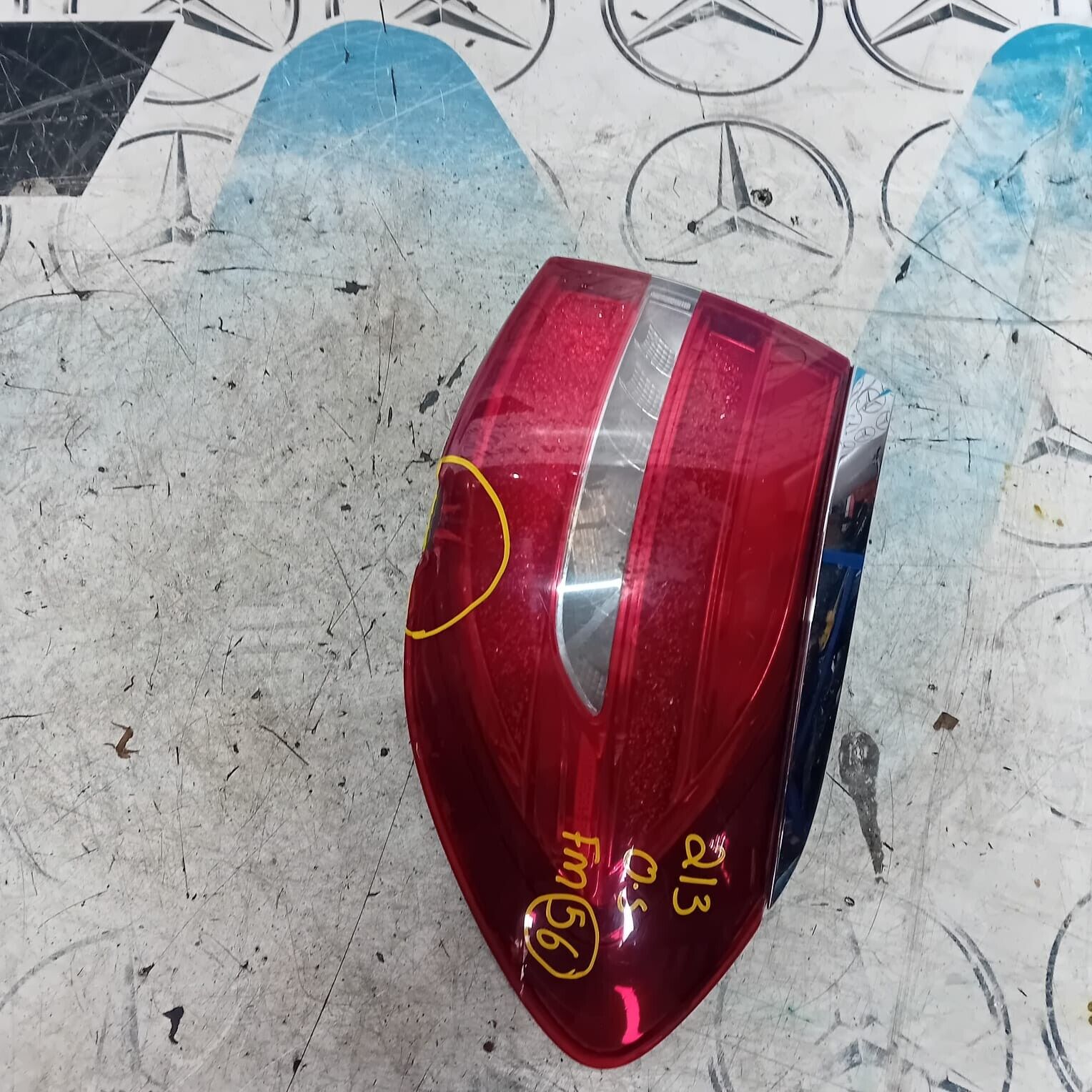 MERCEDES E CLASS W213 ESTATE REAR DRIVER SIDE ( OFF SIDE ) TAIL LIGHT