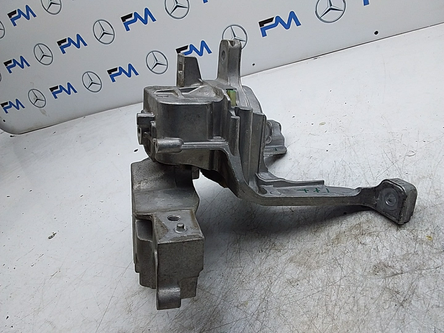 MERCEDES A-CLASS W177 ENGINE MOUNT BRACKET SUPPORT RIGHT A2472401800 FMR260