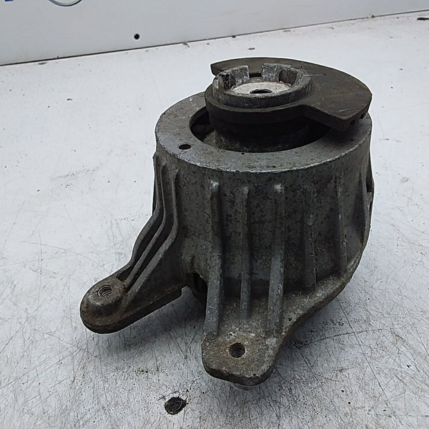 MERCEDES BENZ  C-CLASS  W205  ENGINE MOUNT RIGHT OS A2052406717 FMR359