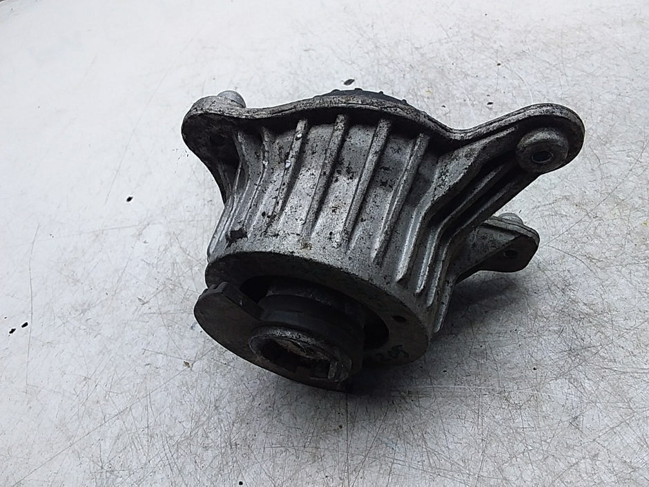 MERCEDES BENZ  C-CLASS W205  ENGINE MOUNT LEFT NS A2052406417 FMR318