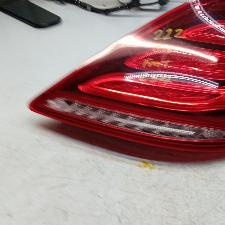 MERCEDES S-CLASS W222 DRIVER RIGHT OS REAR TAIL LIGHT A2229065501 FMT254