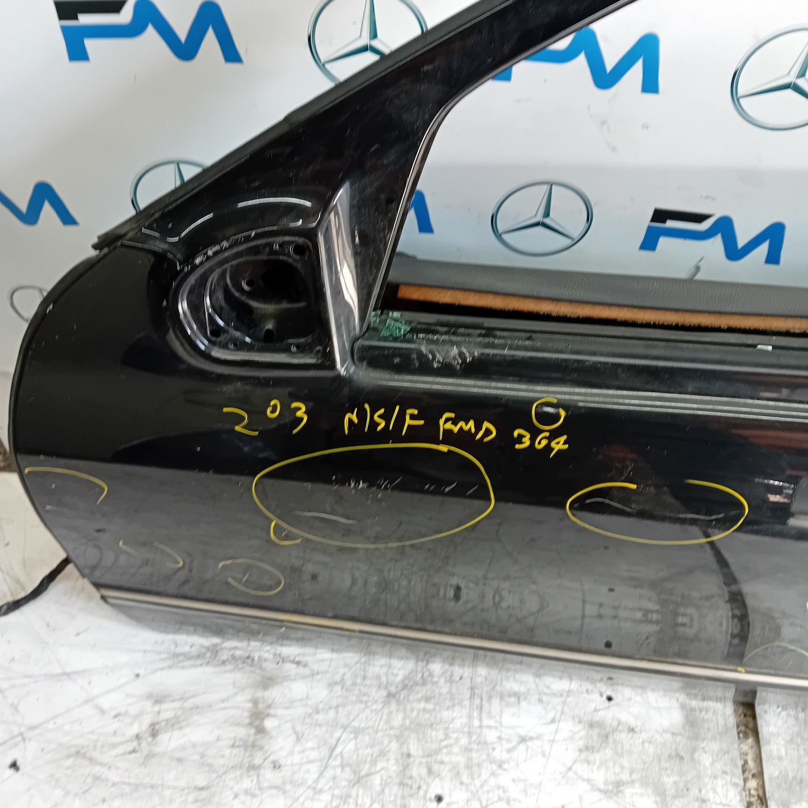 MERCEDES C-CLASS W203 SLN PASSENGER FRONT DOOR NSF 2001-14 BLACK COMPLETE FMD364