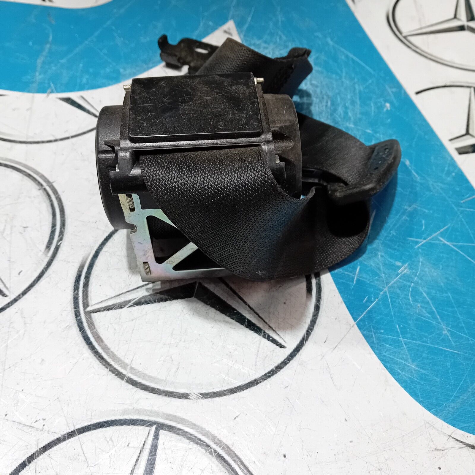 MERCEDES BENZ E CLASS W213 SALOON 2016-2021 REAR CENTRE SEAT BELT A2138601385