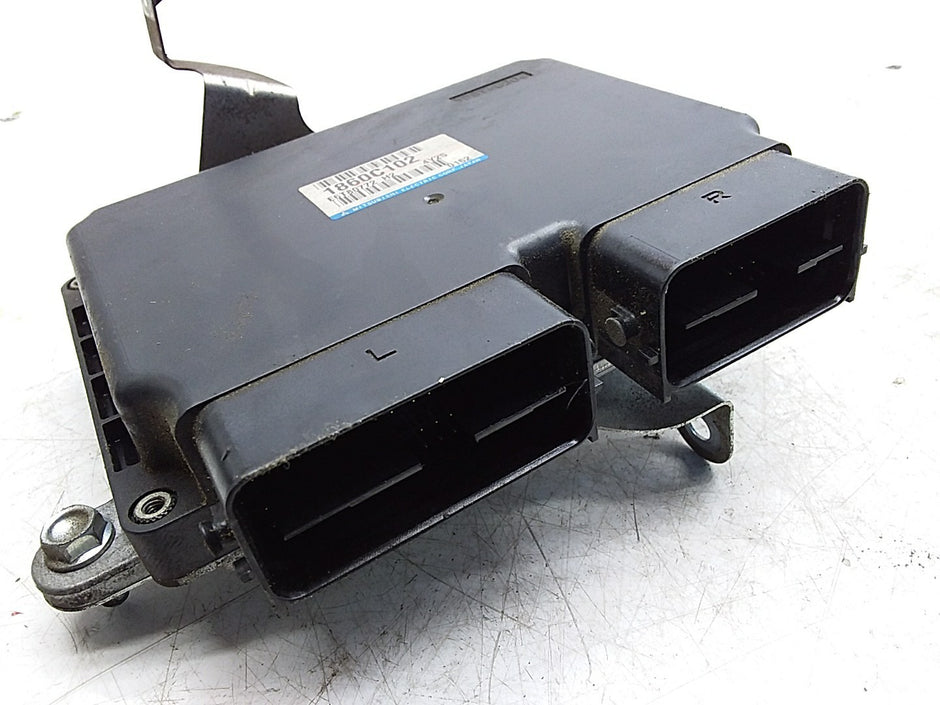 MITSUBISHI OUTLANDER ENGINE CONTROL MODULE UNIT 1860C102 FMR495