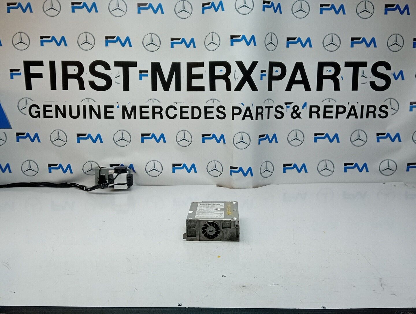 MERCEDES W213 COMMAND RADIO NAVIGATION HEADUNIT HIGH GPS ECE A2139006216 FM00287