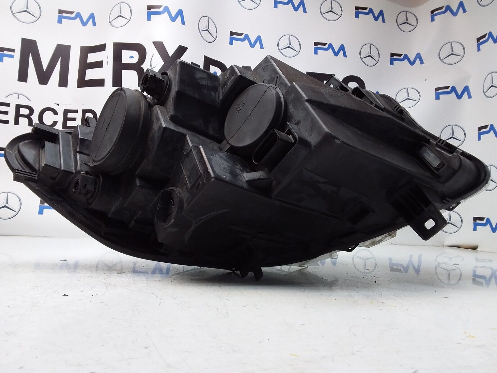 2018 MERCEDES VS30 W910 HEADLIGHT PASSENGER NS A9109060200 FMH111