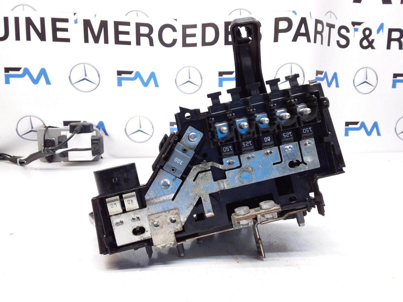 Mercedes C-CLASS W205 Fuse Relay Junction Box A2055402250 FM00388