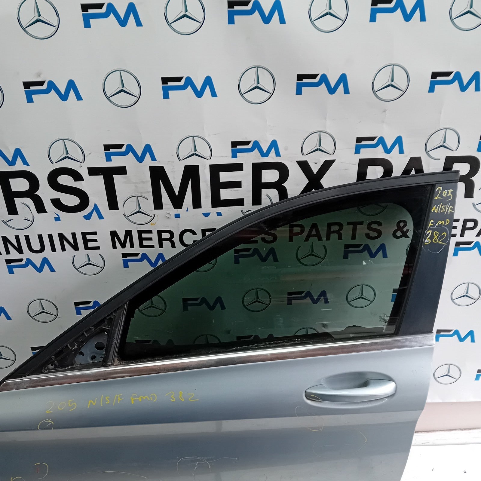 MERCEDES C-CLASS W205 PASSENGER FRONT DOOR NSF 2014 ON COMPLETE FMD382