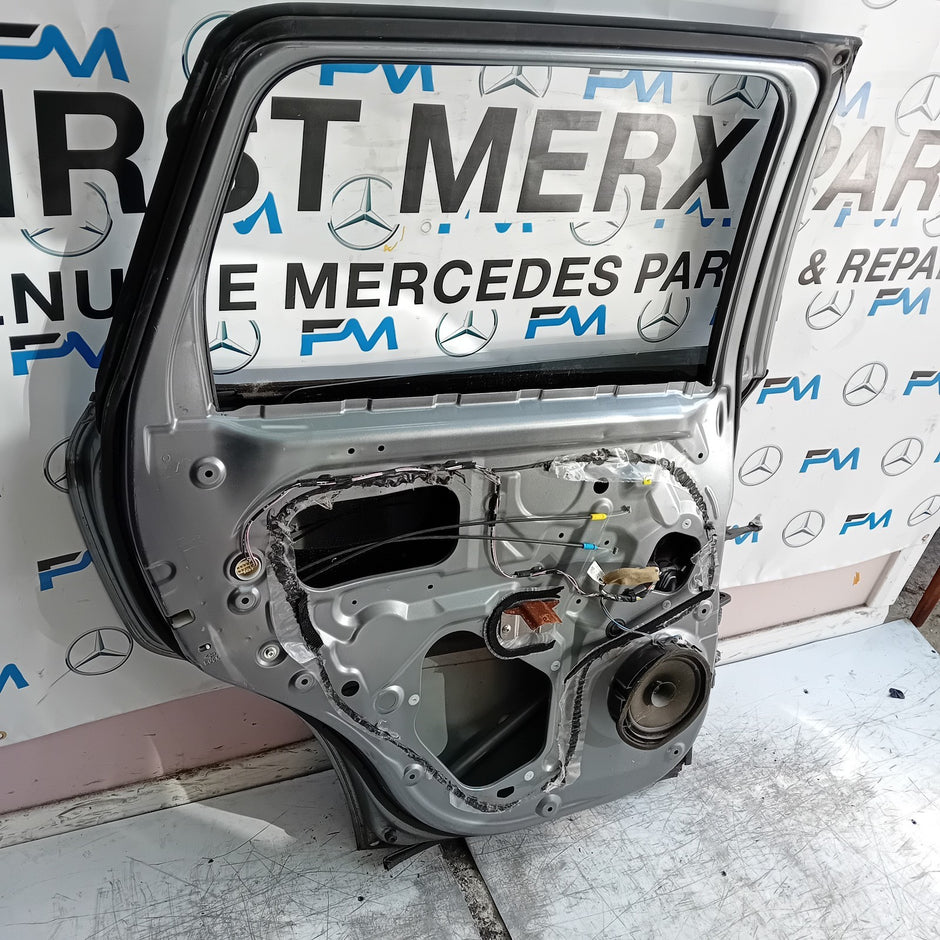 MITSUBISHI OUTLANDER MK3 PASSENGER SIDE REAR DOOR NSR 2013 GREY FMD420