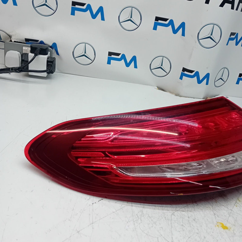 MERCEDES C-CLASS W205 COUPE REAR PASSENGER N/S TAIL LIGHT FMT36