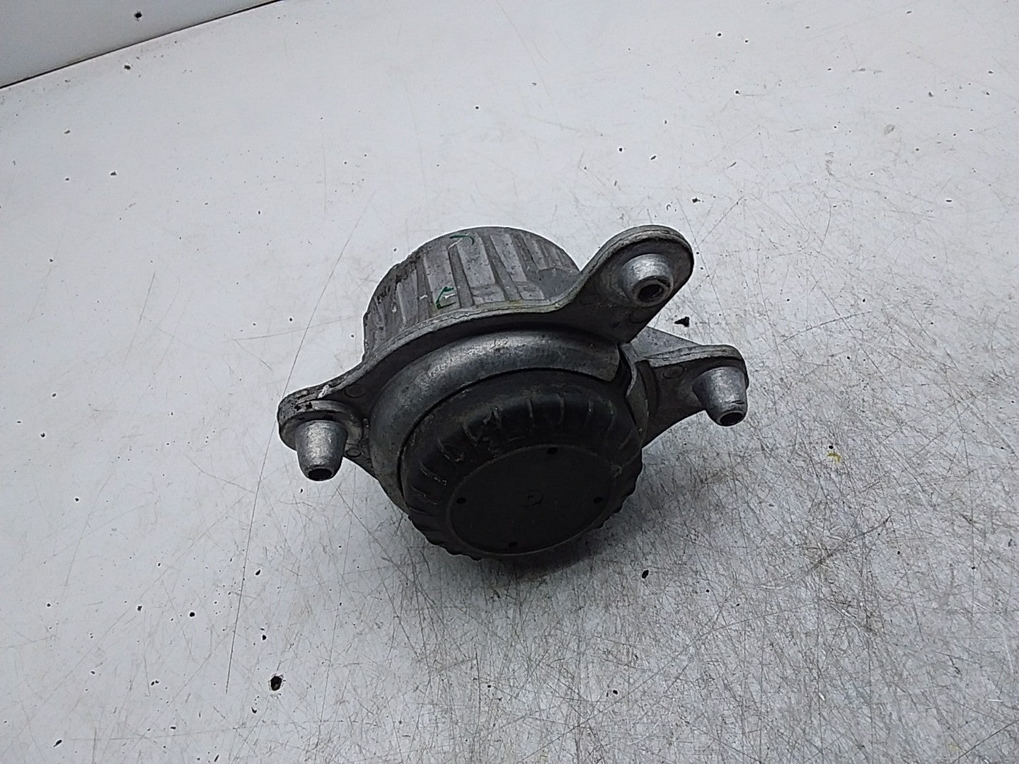 MERCEDES BENZ C-CLASS  W205  ENGINE MOUNT RIGHT OS A2052406717 FMR346