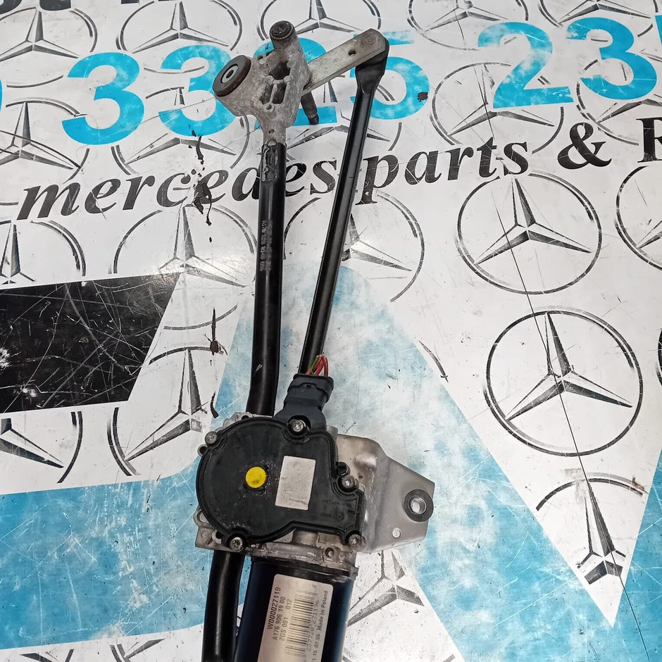 MERCEDES BENZ E-CLASS W213 RHD FRONT WIPER MOTOR & LINKAGE  A2138207402