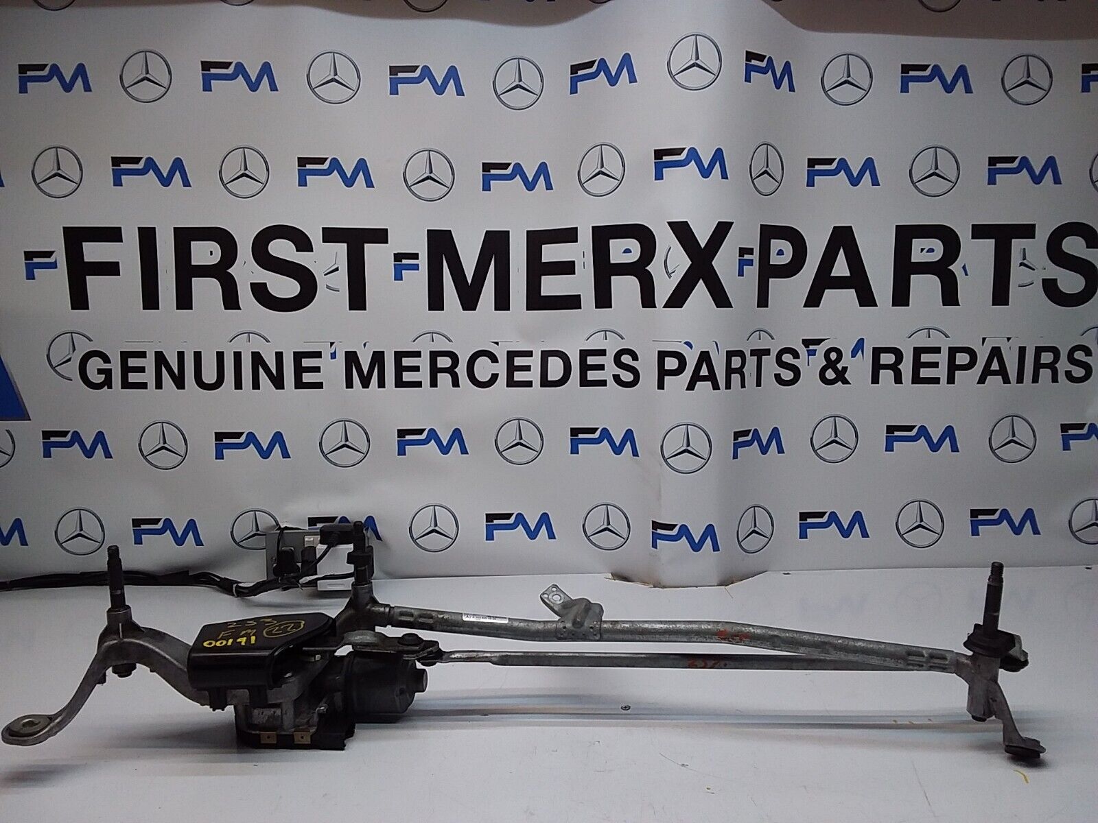 MERCEDES GLC WIPER MOTOR & LINKAGE FRONT A2538205600 W253 2015-2022 FM00191