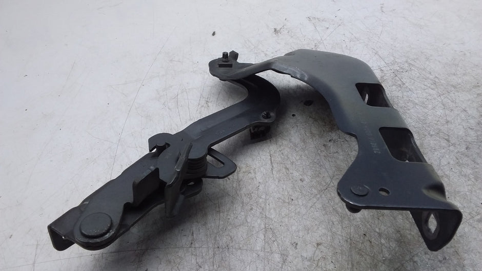 MERCEDES BENZ GLC W253 PASSENGER SIDE BONNET HINGE A2538800128 FMR424