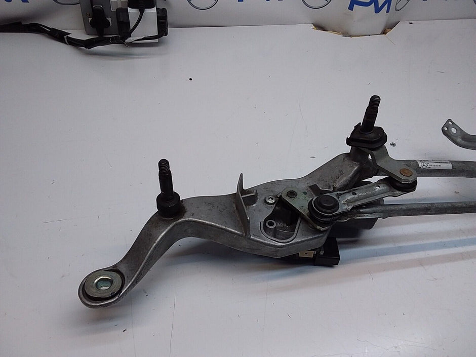 MERCEDES E-CLASS C238 2014-2018 FRONT WIPER MOTOR AND LINKAGE A2388209300FM00194