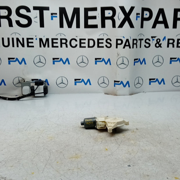 MERCEDES B-CLASS W246 WINDOW REGULATOR MOTOR RIGHT OSF A2469065200 FM001454