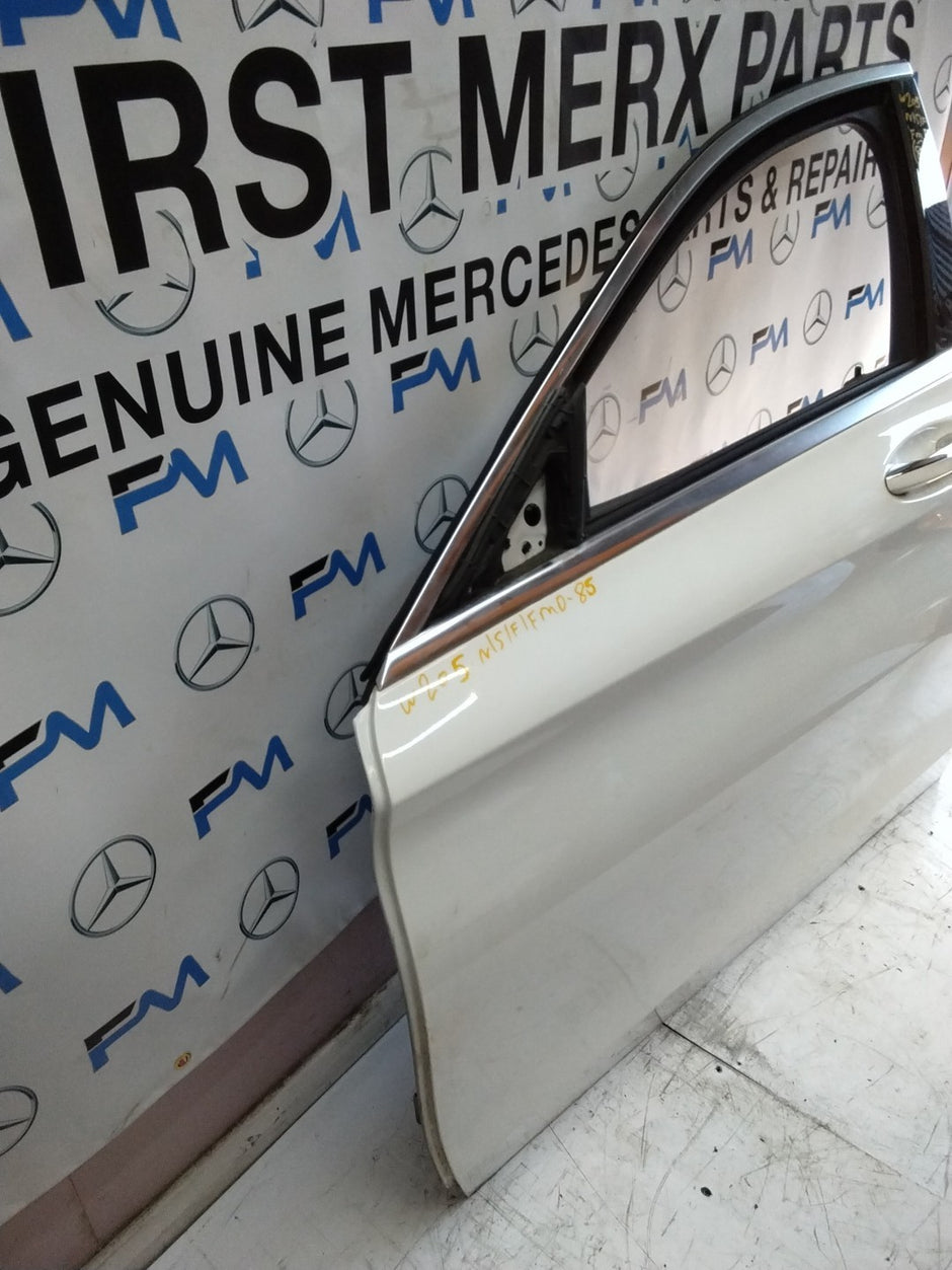 MERCEDES BENZ C-CLASS W205 PASSENGER SIDE FRONT DOOR N/S/F COMPLETE WHITE FMD85
