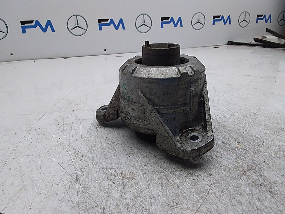 MERCEDES BENZ  GLC C253  ENGINE MOUNT LEFT NS A2532402400 FMR335