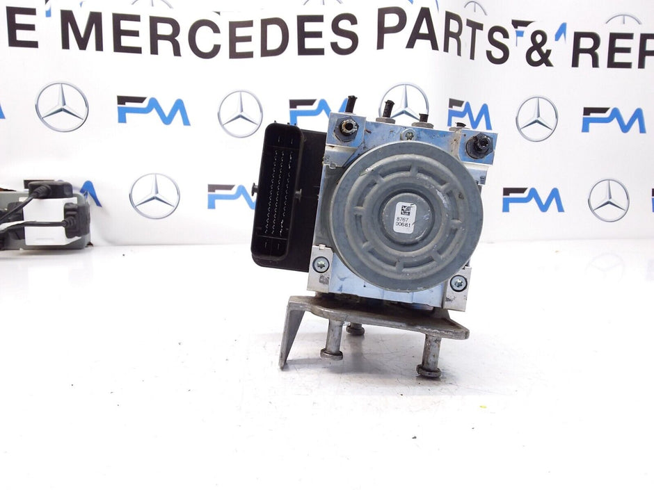 MERCEDES C-CLASS W205 ABS PUMP MODULE CONTROL UNIT A2539011400 FM00440