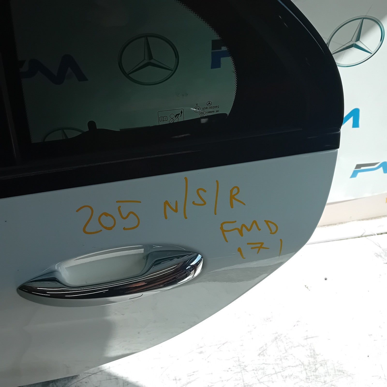 MERCEDES C-CLASS W205 COUP PASSENGER REAR DOOR NSR WHITE 2014 ON COMPLETE FMD171