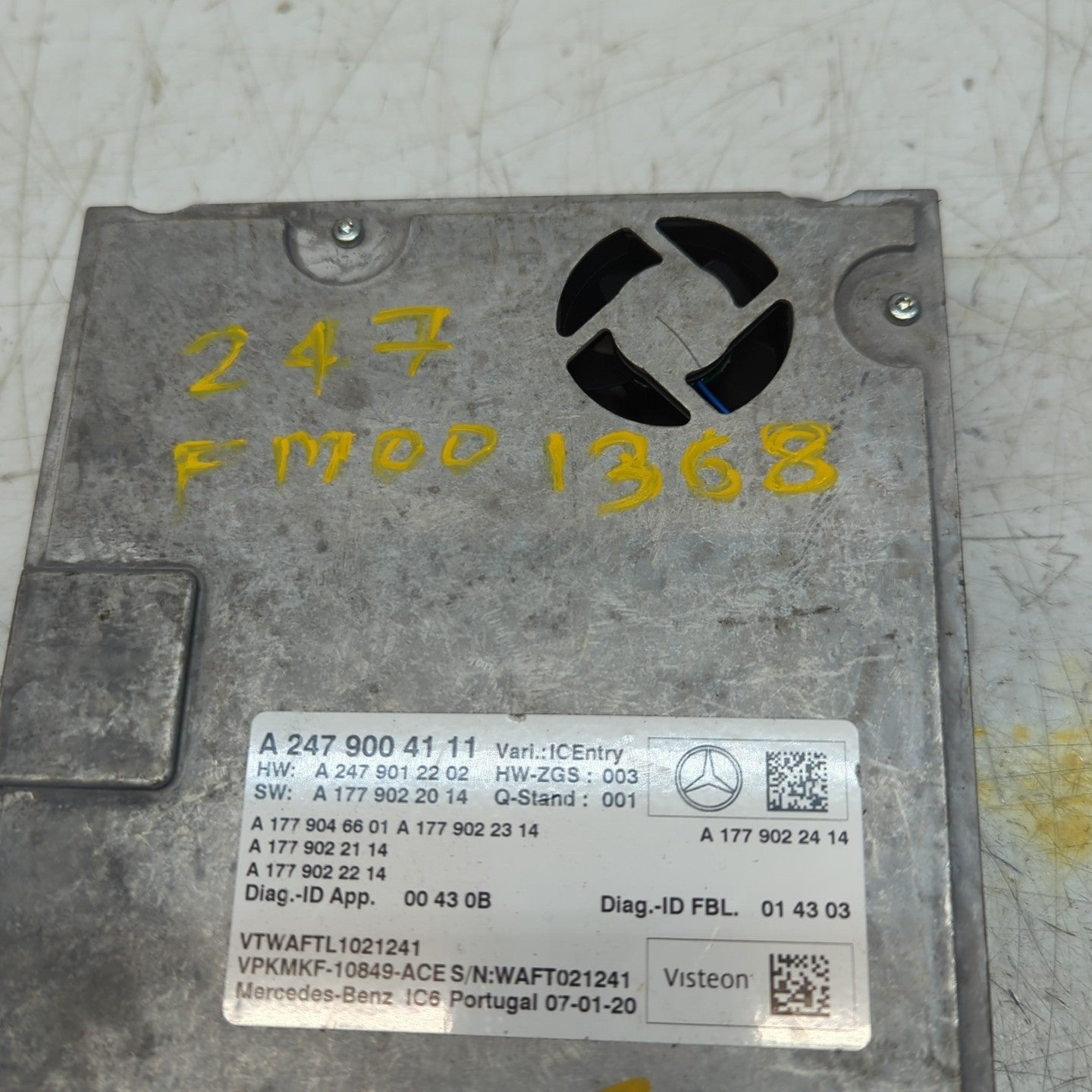 MERCEDES B-CLASS  INSTRUMENT CLUSTER CONTROL UNIT W247 A2479004111 FM001368