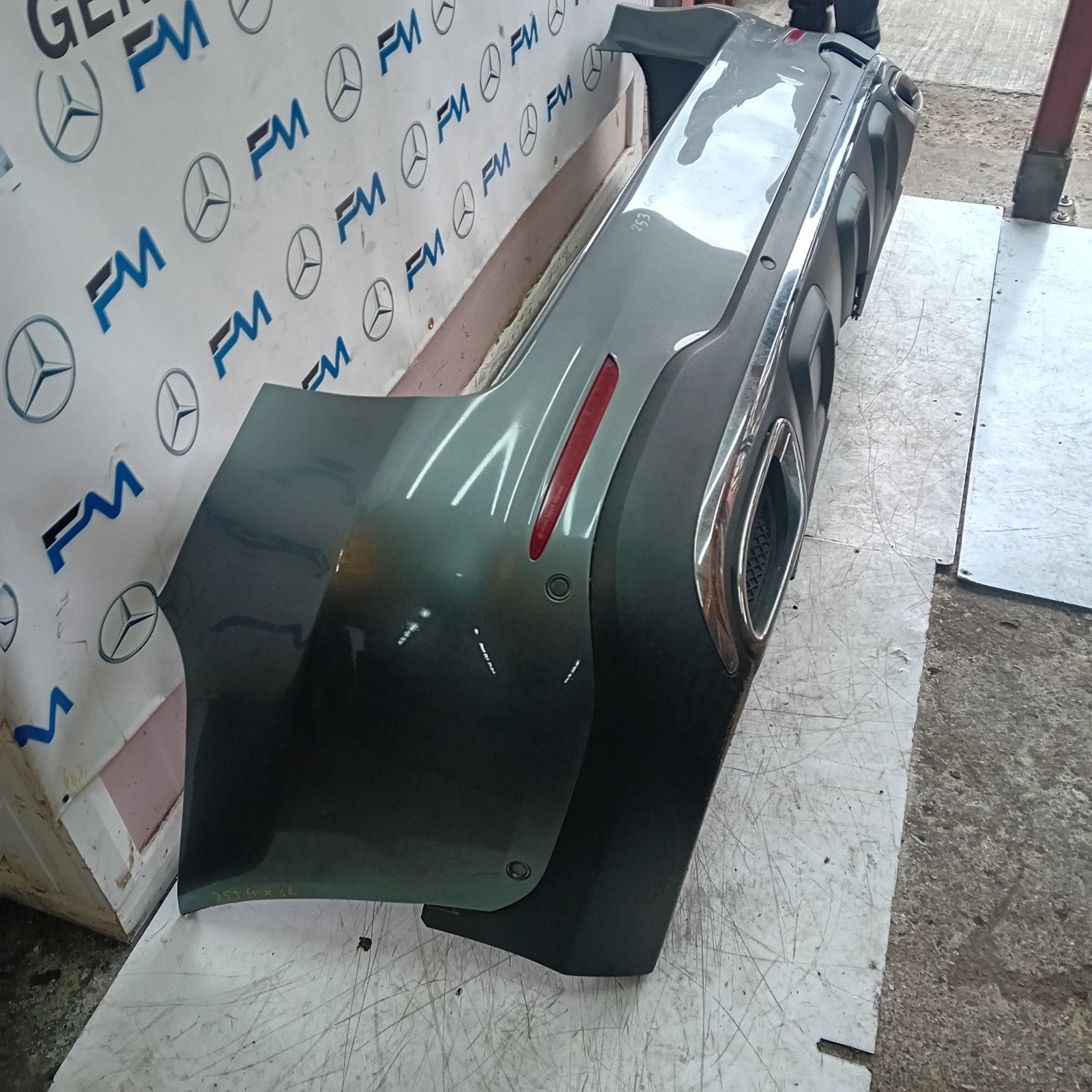 MERCEDES BENZ GLC W253 REAR BUMPER 2015 GREY COMPLETE A2538850200 FMX64