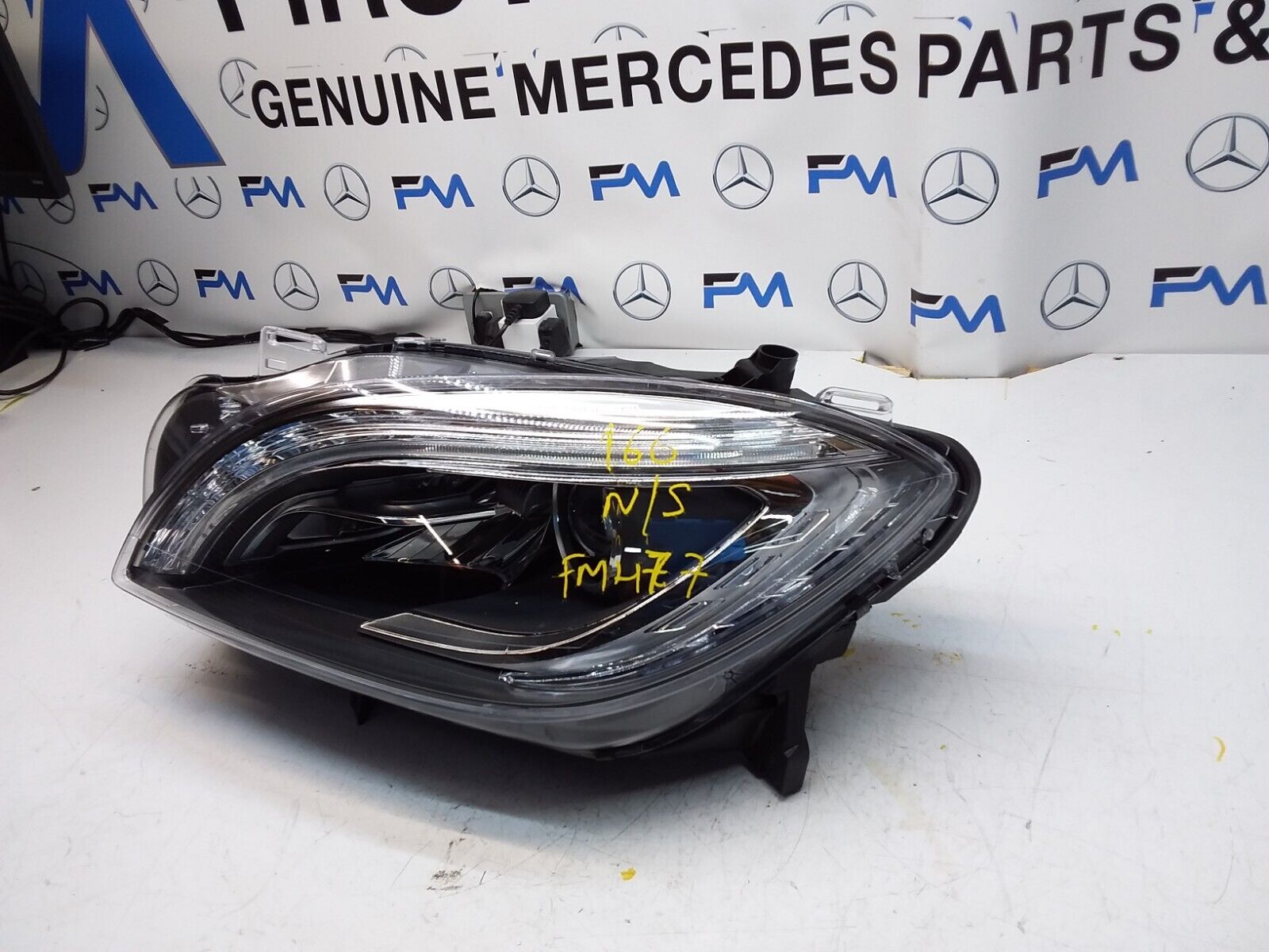 MERCEDES-BENZ W166 GLE PASSENGER NS  HEADLIGHT A1668204256 FMH77 LED INTELLIGENT