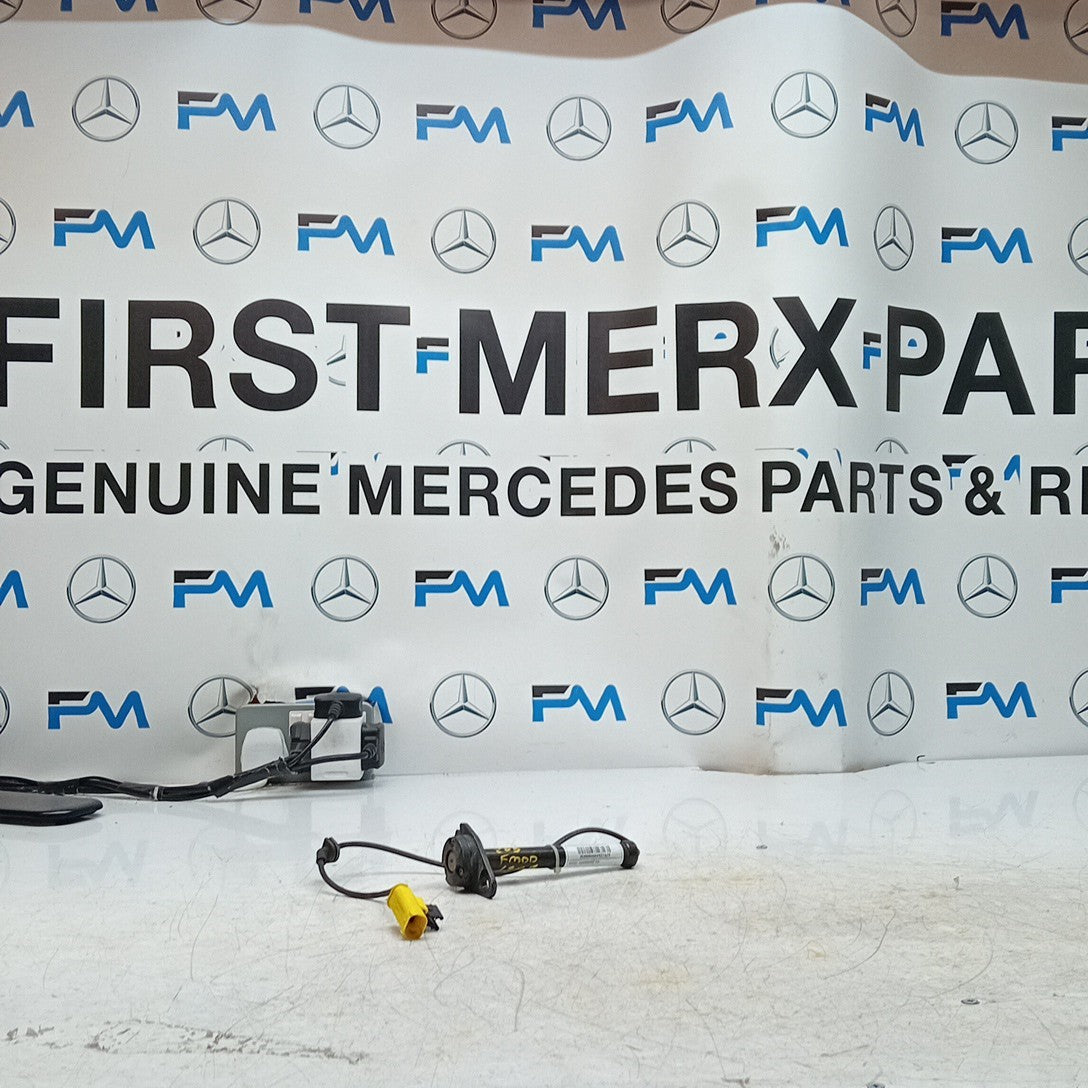 MERCEDES C CLASS W205 BONNET PEDESTRIAN ACTUATOR A2059060002 2017 FM001444