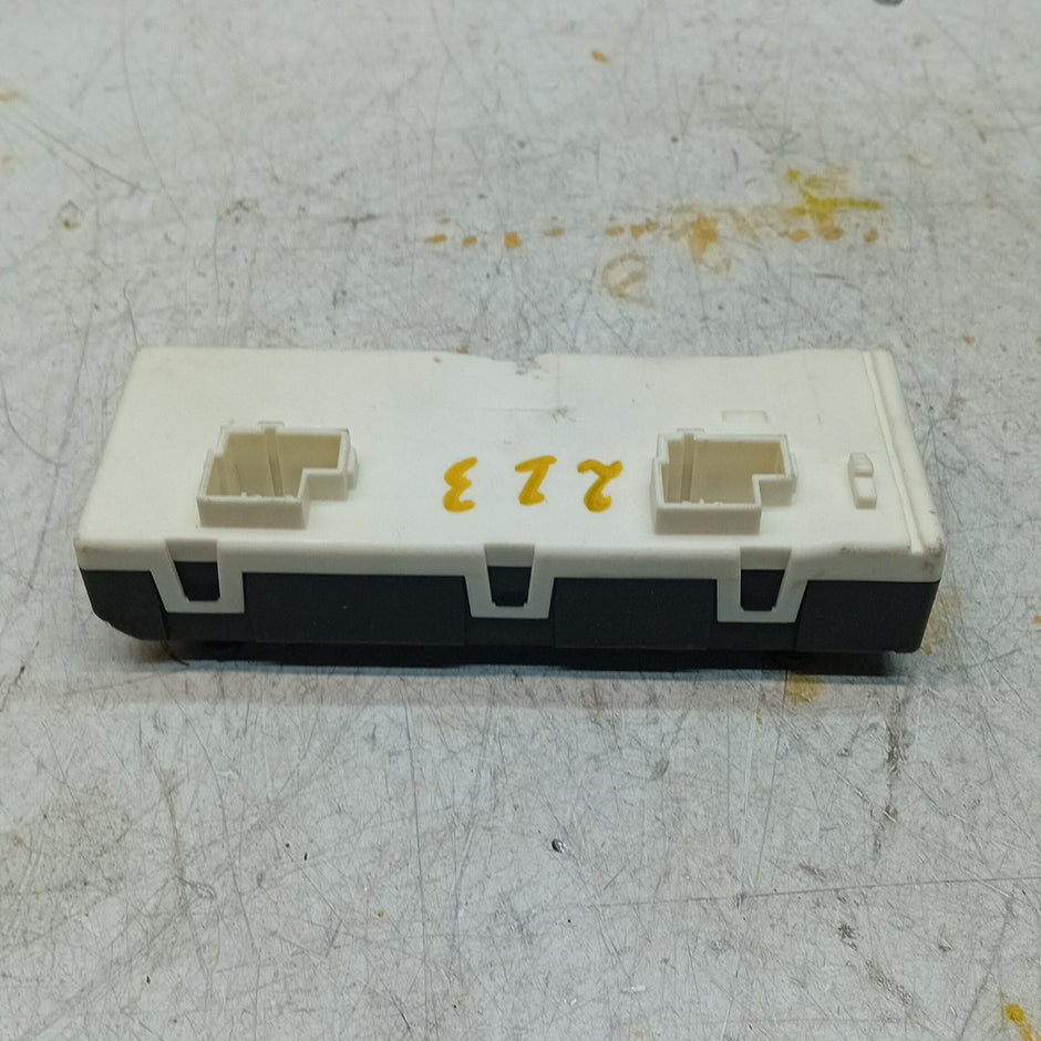 MERCEDES E-CLASS TAILGATE CONTROL MODULE W213 A2139004711 2016 ON FM001255