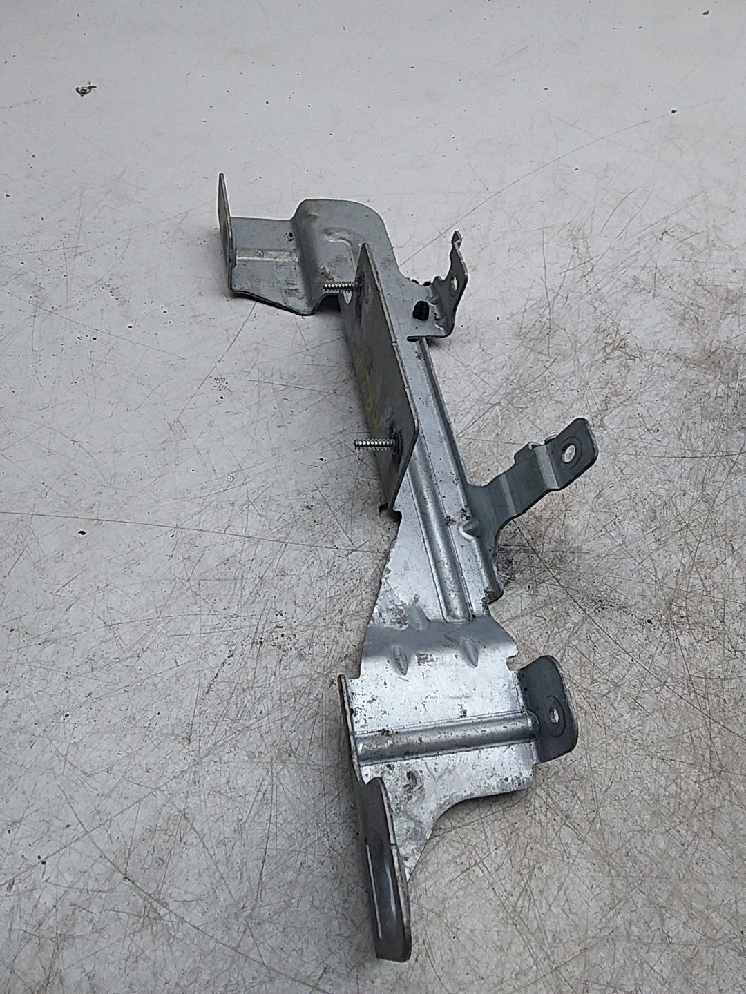 MERCEDES BENZ  C-CLASS W206 MOUNTING BRACKET A2066911100 FMR204