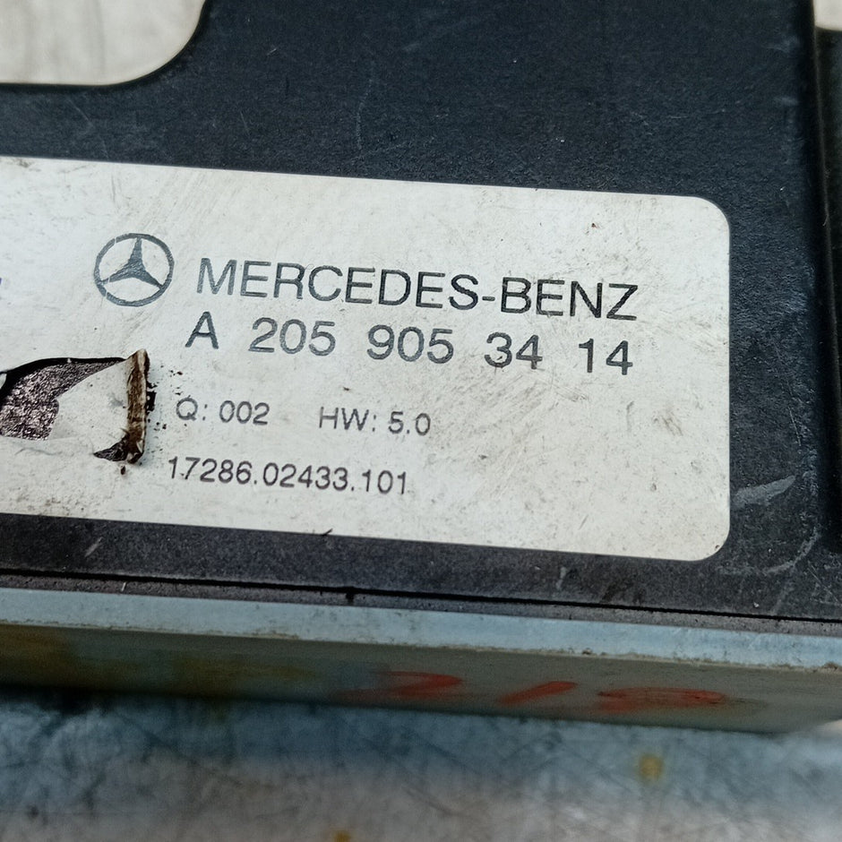 MERCEDES C-CLASS VOLTAGE CONVERTER AUXILIARY BATTERY W205 A2059053414 FM001536