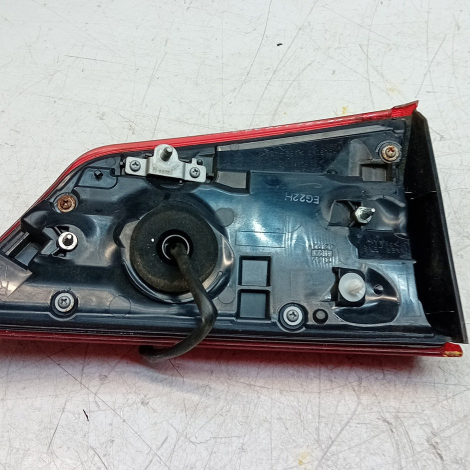 MITSUBISHI OUTLANDER MK3 DRIVER SIDE RIGHT REAR INNER TAIL LIGHT 2013 FMT300