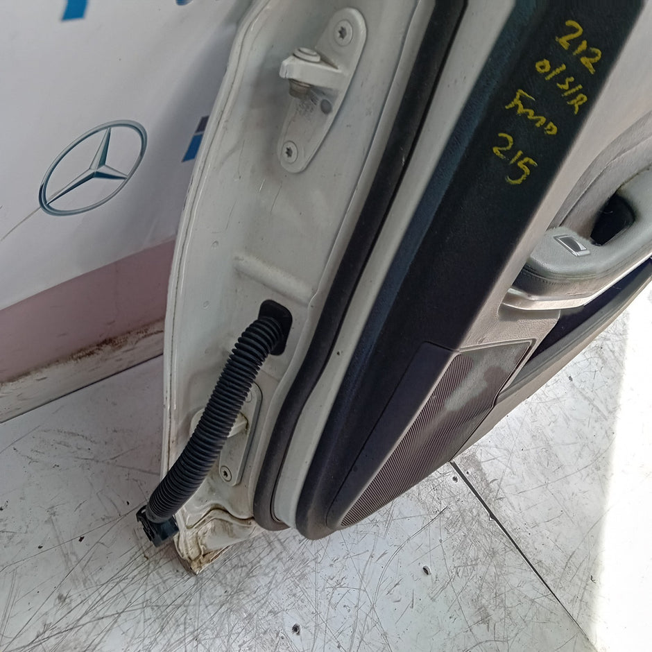 MERCEDES BENZ E-CLASS W212 DRIVER REAR DOOR OSR WHITE 2009-16 COMPLETE FMD215