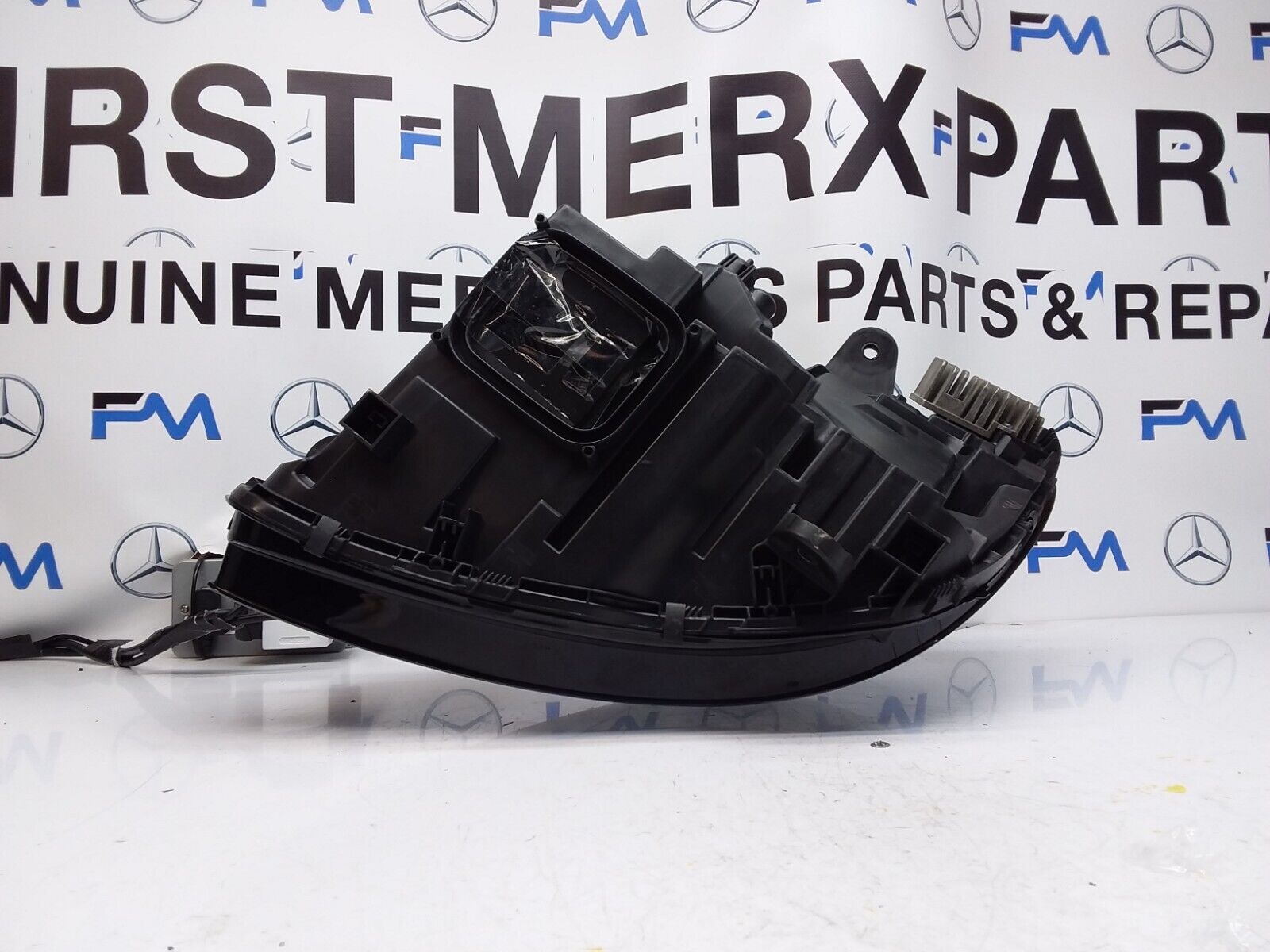 2018 MERCEDES C-CLASS W205 O/S HEADLIGHT  A2059062604 FMH55 LED HIGH PERFORMANCE