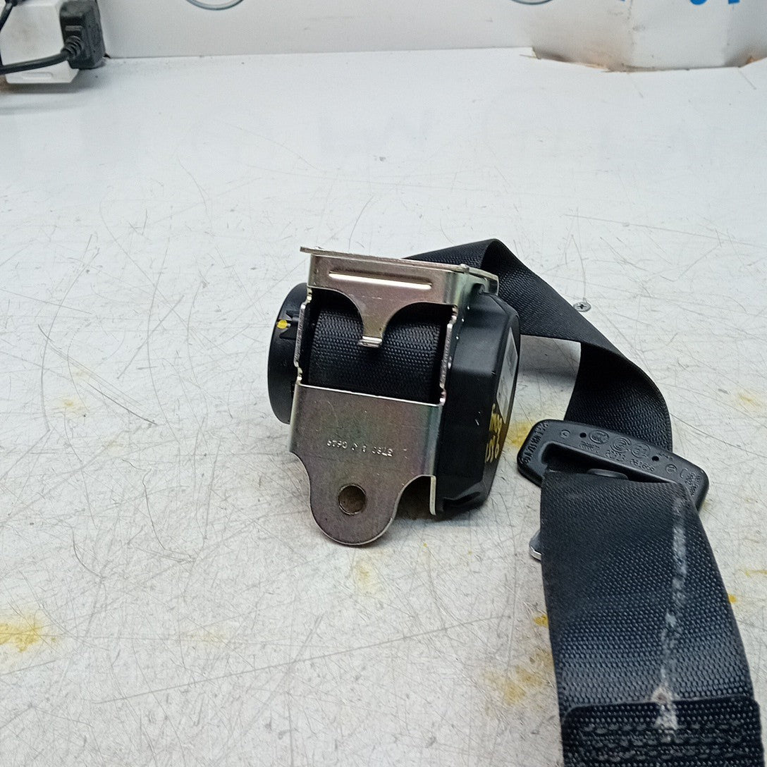 MERCEDES E-CLASS W213 CENTRE SIDE SEAT BELT BLACK A2138601385 2016 FM001386