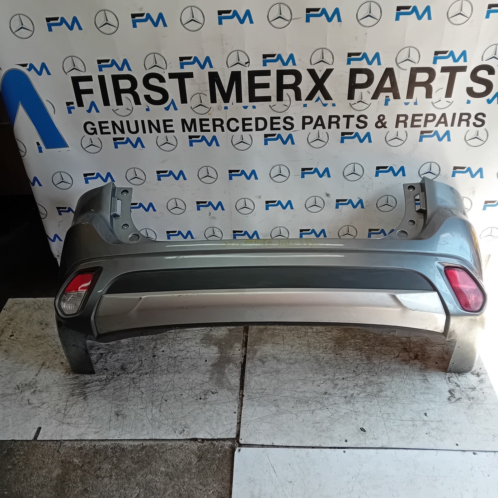 MITSUBISHI OUTLANDER MK3 REAR BUMPER GREY 2013 COMPLETE FMX112