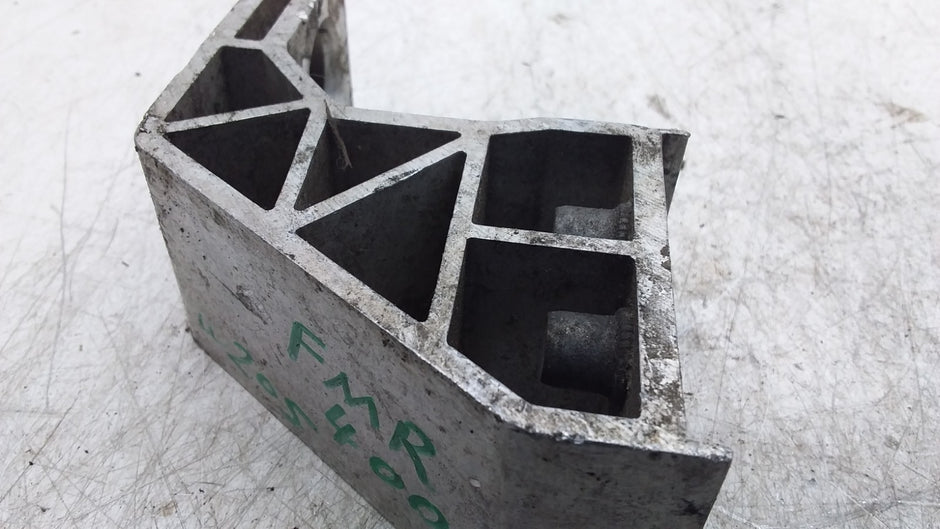 MERCEDES BENZ  C-CLASS  RADIATOR MOUNT BRACKET RIGHT SIDE   FMR400