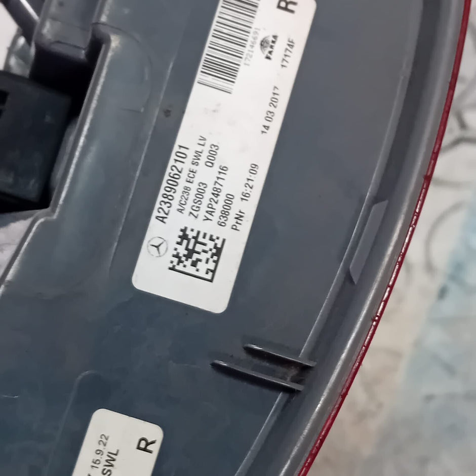 MERCEDES BENZ E-CLASS W238 COUPE REAR DRIVER SIDE LIGHT A2389062101