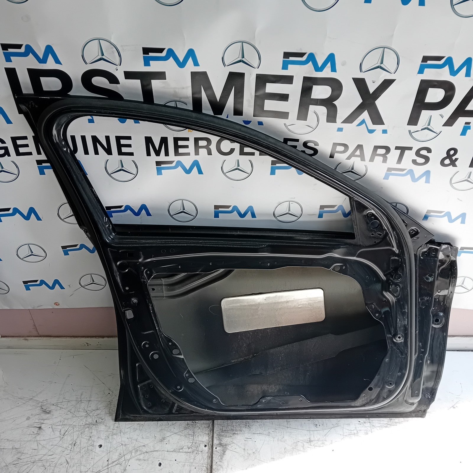 MERCEDES BENZ C-CLASS W205 PASSENGER SIDE FRONT DOOR N/S/F BLACK FMD117