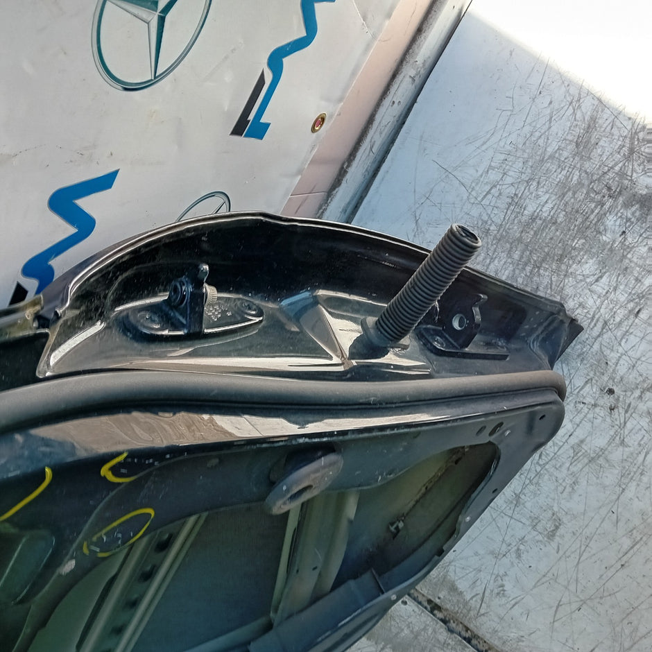 MERCEDES  BENZ  C-CLASS W204 SLN DRIVER REAR DOOR ISR BLUE 2008-14 FMD460