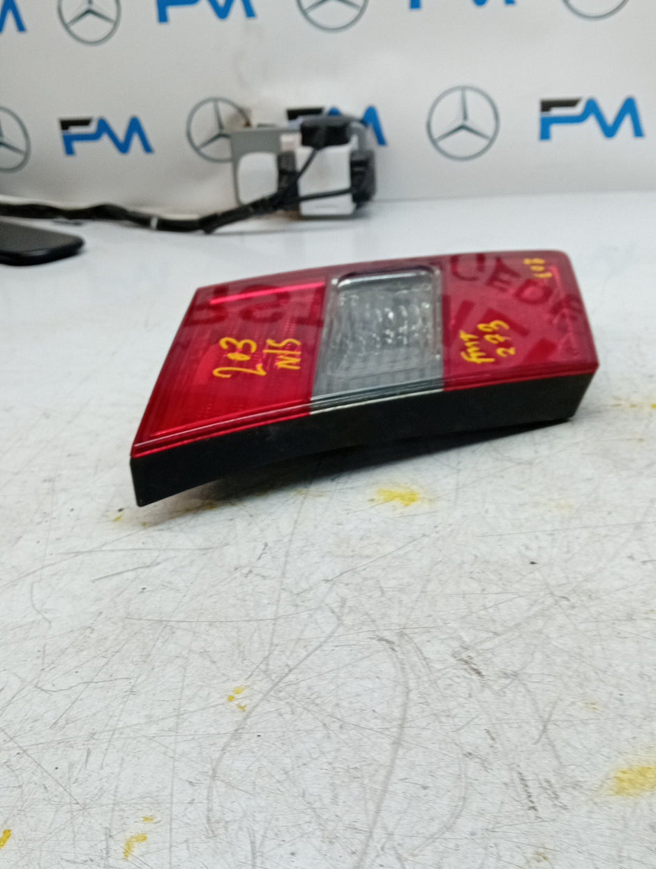 MERCEDES C-CLASS W203 ESTATE PASSENGER LEFT REAR TAIL LIGHT A2038205364 FMT273