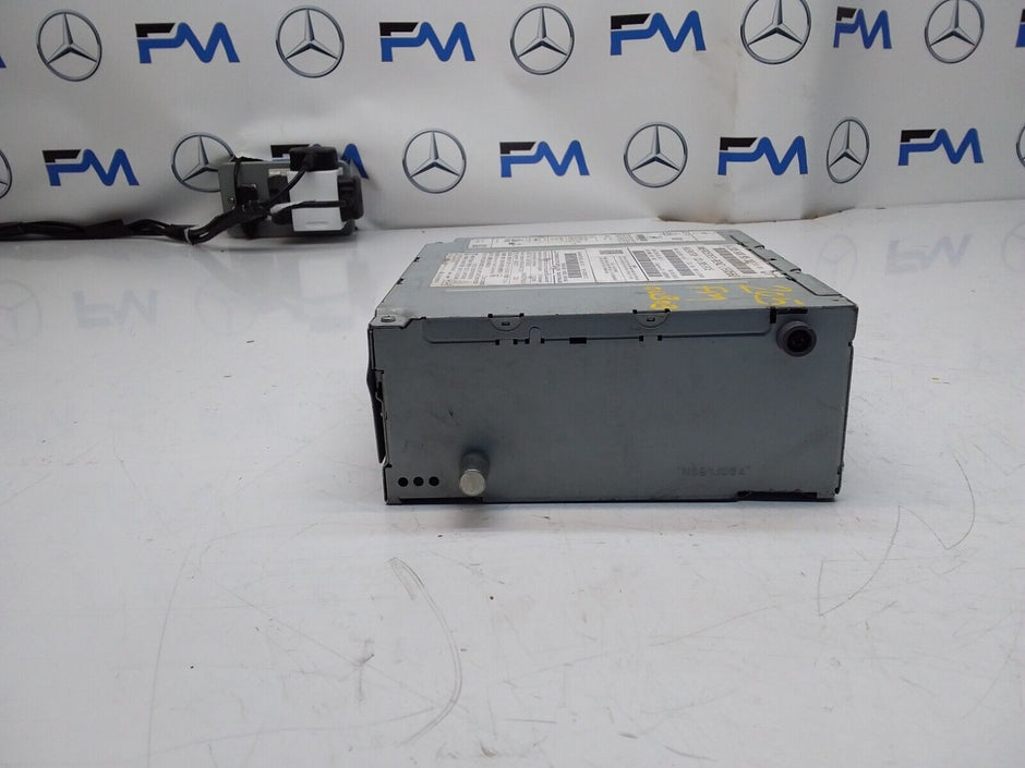 MERCEDES - BENZ E - CLASS W205 2017 RADIO SAT NAV HEAD UNIT  A2059009530 FM00303